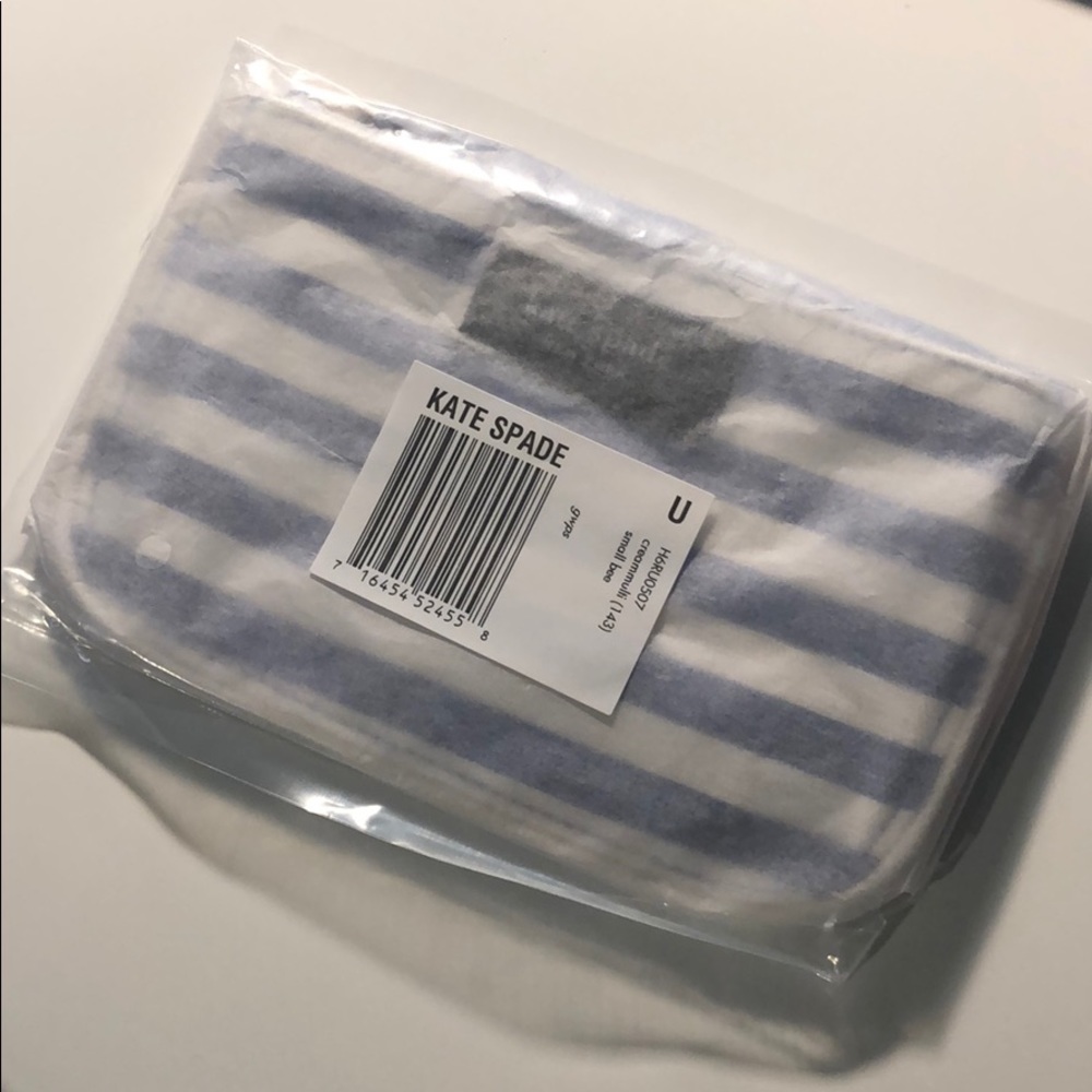small Kate Spade pouch
